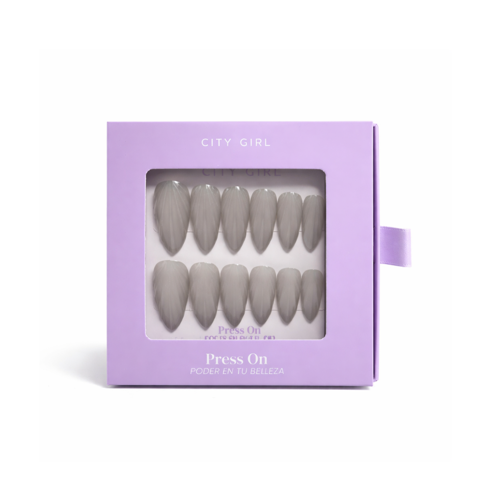 UÑAS PRESS ON ALMENDRA CON RELIEVE