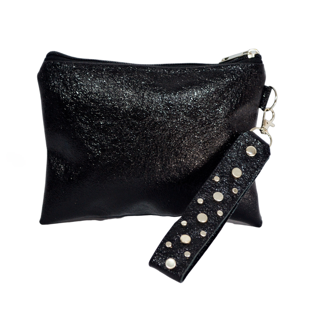 SOBRE METALIZADO CON LLAVERO TACHAS