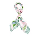 PAÑUELO ESTAMPADO DISEÑO FLORAL